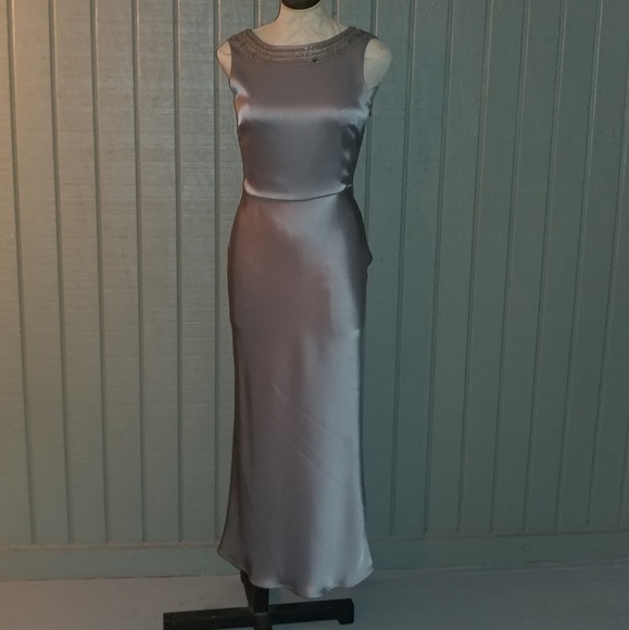 St. John Dresses & Skirts - ST.JOHN beaded gown size 2